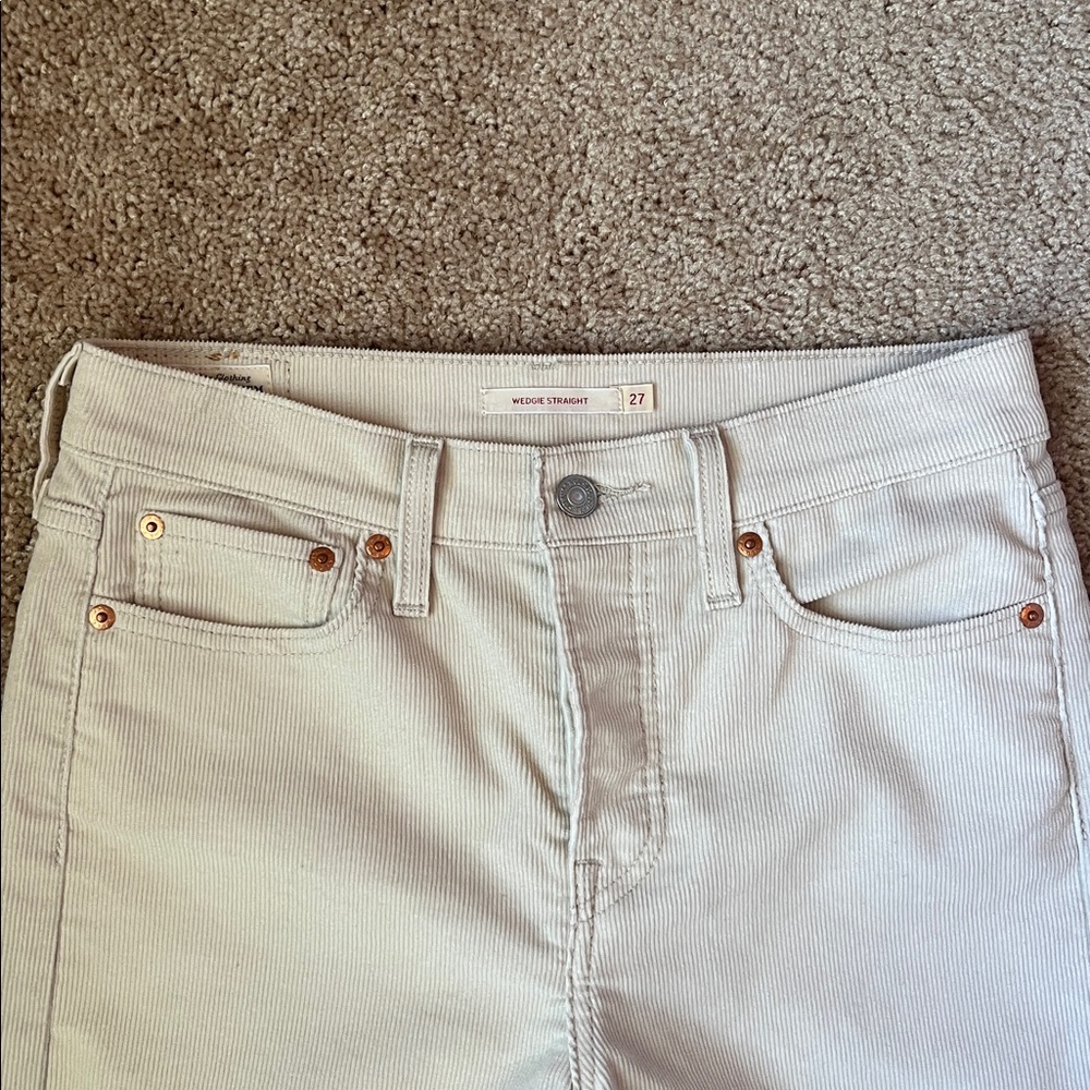 Levi’s Wedgie Straight Fit button Fly Corduroy Pants - Picture 4 of 12